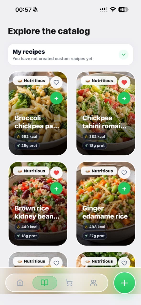Captura real del catálogo de recetas de VeganApp con recetas, calorías y proteínas.